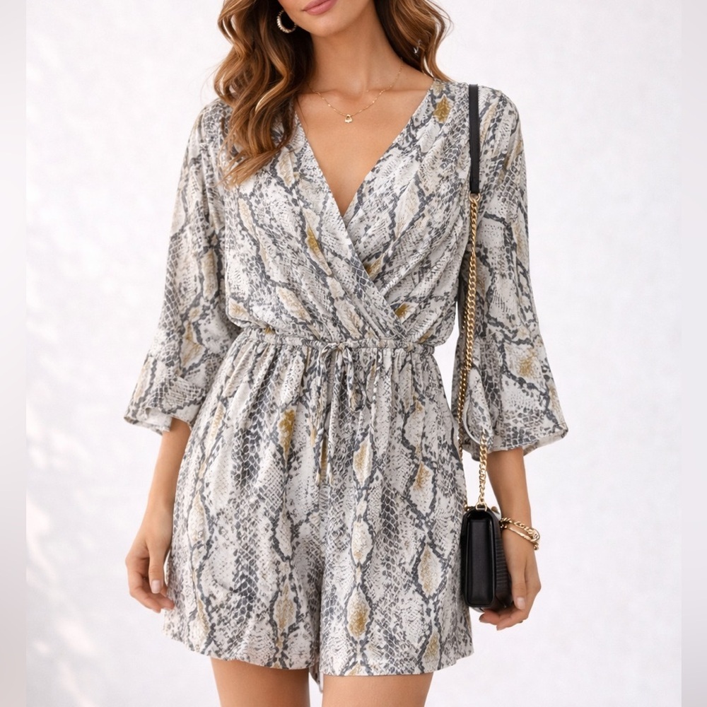 Express snakeskin bell sleeve tie waist romper ❤️
